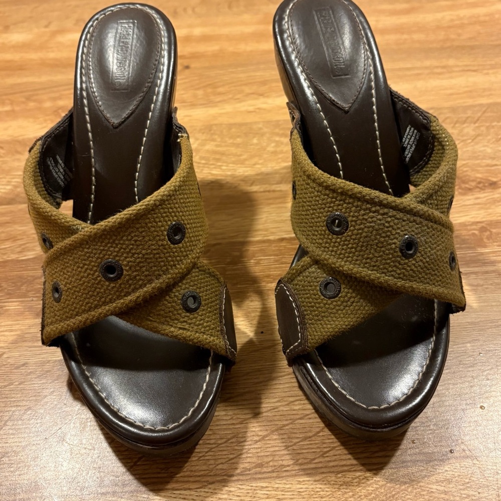 Harley Davidson Army Green and brown wood platform Sandals 4” heel